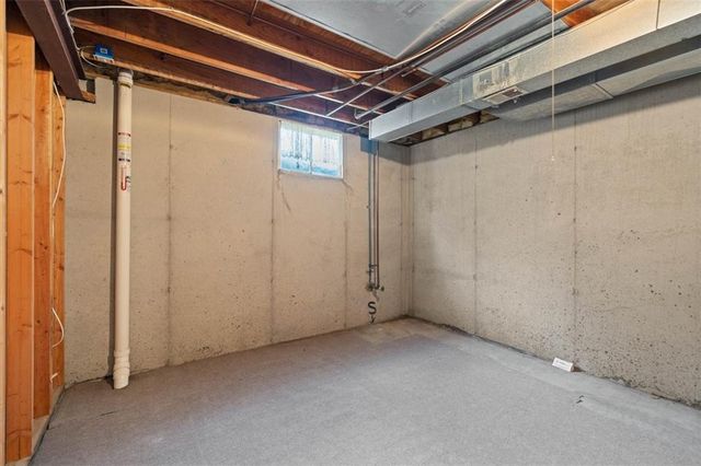 2112 NE Springbrook Street, Blue Springs, MO 64014