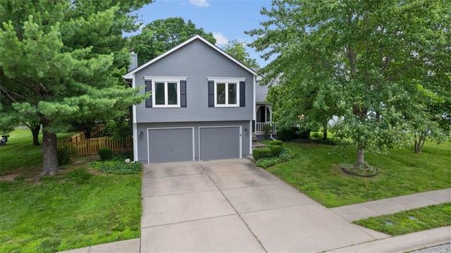 2112 NE Springbrook Street, Blue Springs, MO 64014