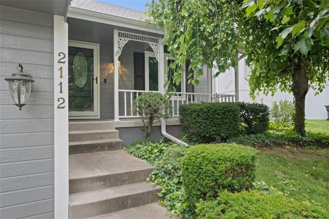 2112 NE Springbrook Street, Blue Springs, MO 64014