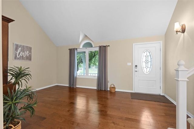 2112 NE Springbrook Street, Blue Springs, MO 64014