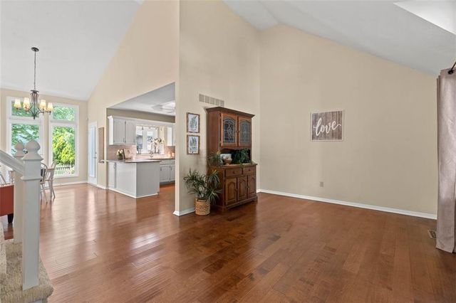 2112 NE Springbrook Street, Blue Springs, MO 64014