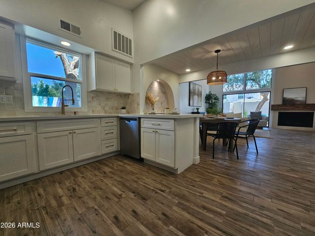 8101 N CENTRAL Avenue 14, Phoenix, AZ 85020