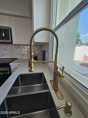8101 N CENTRAL Avenue 14, Phoenix, AZ 85020