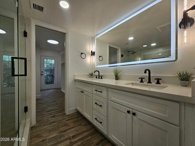 8101 N CENTRAL Avenue 14, Phoenix, AZ 85020