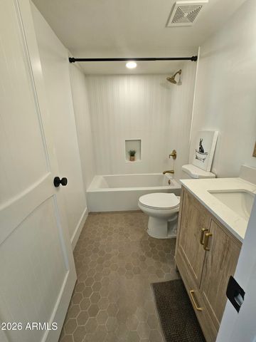 8101 N CENTRAL Avenue 14, Phoenix, AZ 85020
