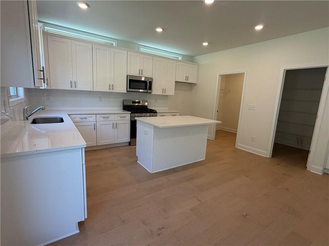 5927 Creek Indian Drive, Sugar Hill, GA 30518