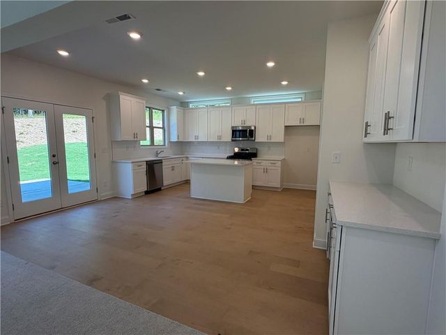5927 Creek Indian Drive, Sugar Hill, GA 30518
