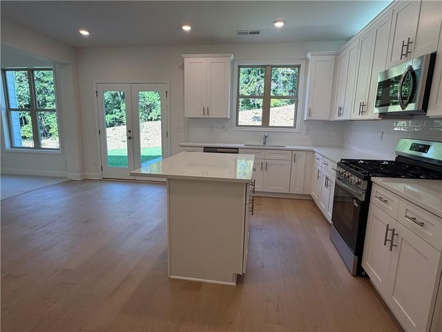 5927 Creek Indian Drive, Sugar Hill, GA 30518