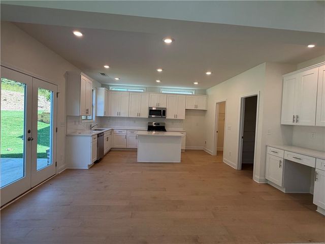 5927 Creek Indian Drive, Sugar Hill, GA 30518