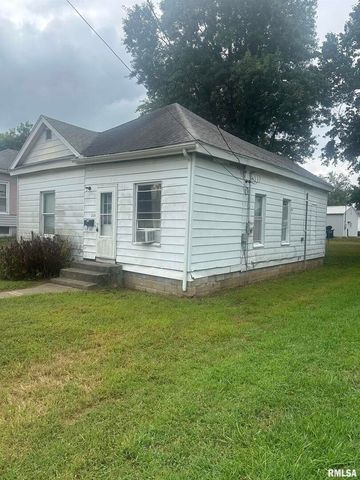 204 E CHESTER Street, Pinckneyville, IL 62274