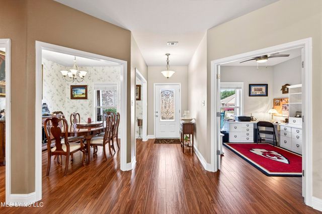 444 Venito Drive, Biloxi, MS 39531