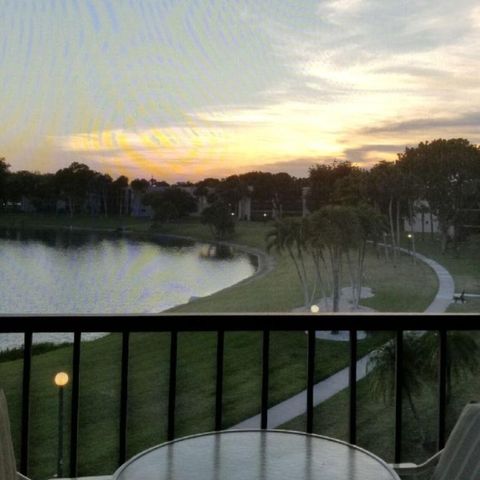 5130 Las Verdes Circle 307, Delray Beach, FL 33484