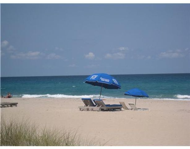 5130 Las Verdes Circle 307, Delray Beach, FL 33484