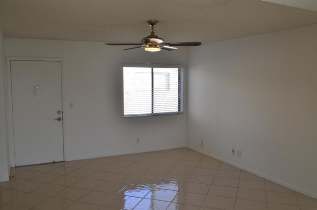 5130 Las Verdes Circle 307, Delray Beach, FL 33484