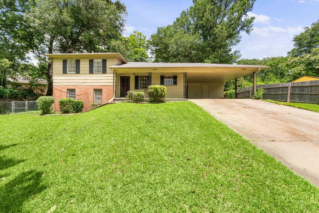 2770 WOODLAND HILLS CV, Memphis, TN 38127