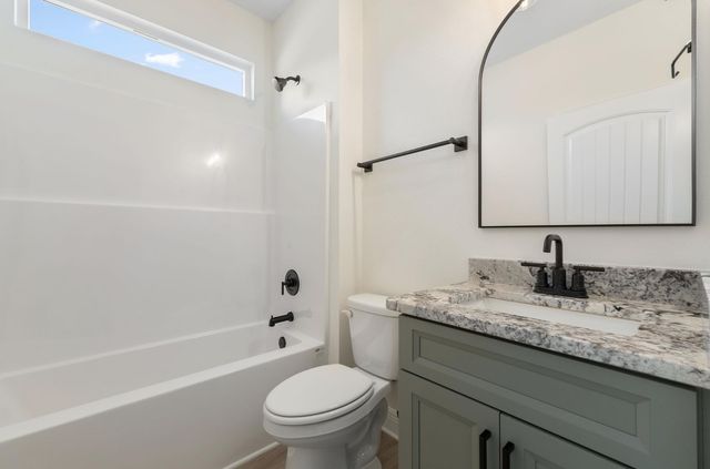 8294 Tavira Street, Navarre, FL 32566