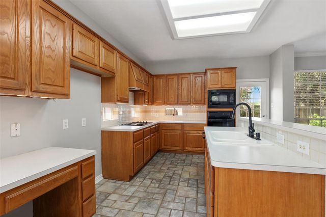 3202 Pleasant Cove Court, Houston, TX 77059