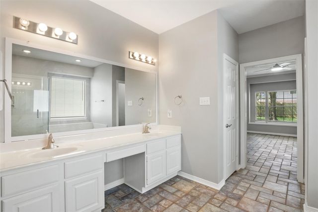 3202 Pleasant Cove Court, Houston, TX 77059
