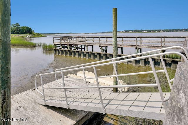 633 Pelican Circle SE, Bolivia, NC 28422