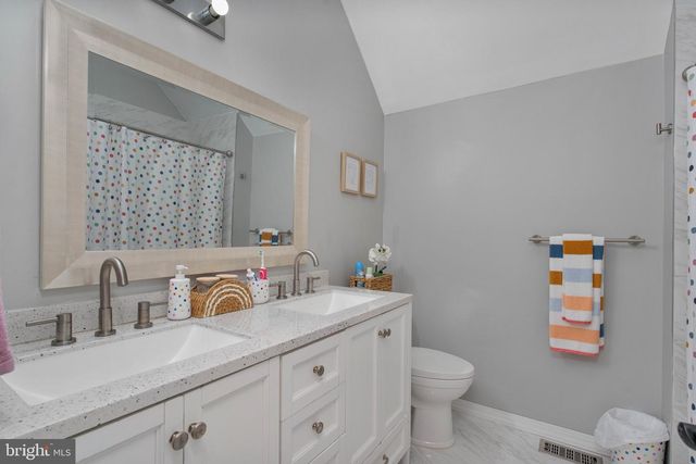 1230 RAMBLEWOOD DR, Vineland, NJ 08360