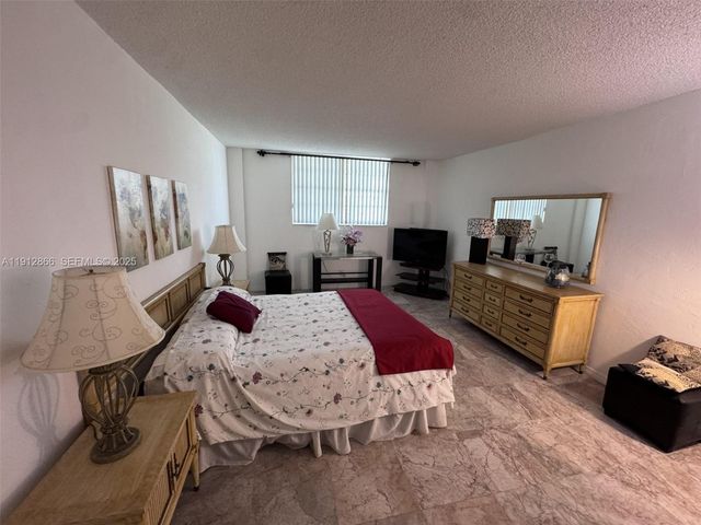 19390 Collins Avenue 1608, Sunny Isles Beach, FL 33160