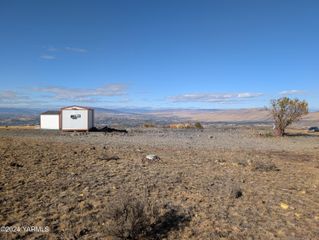 371 Woodward West Rd, Yakima, WA 98901