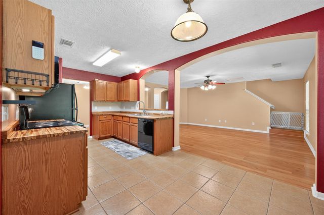 7603 Timber Switch Rd, Cleveland, TX 77328