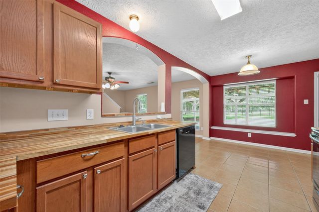 7603 Timber Switch Rd, Cleveland, TX 77328