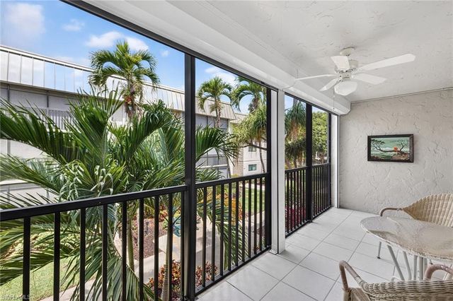 788 Park Shore DR C25, Naples, FL 34103