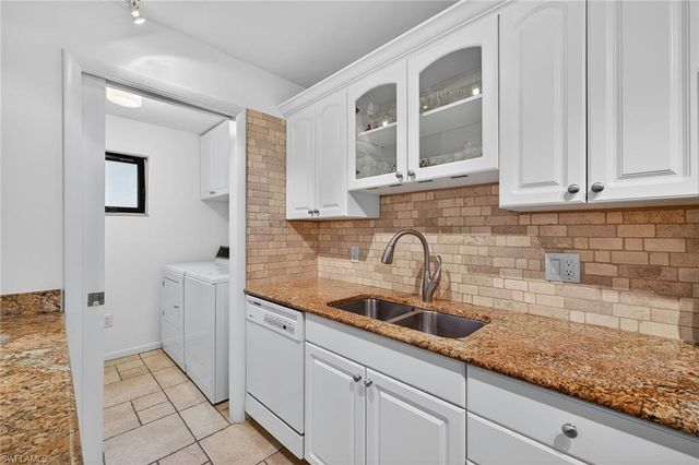 788 Park Shore DR C25, Naples, FL 34103