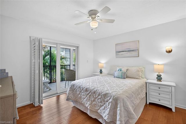 788 Park Shore DR C25, Naples, FL 34103