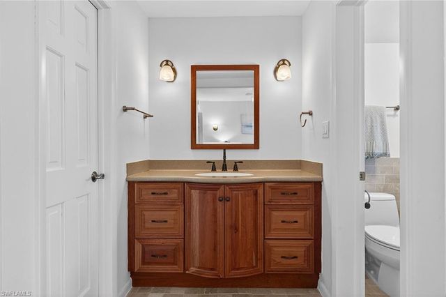 788 Park Shore DR C25, Naples, FL 34103