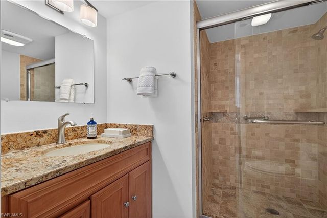 788 Park Shore DR C25, Naples, FL 34103