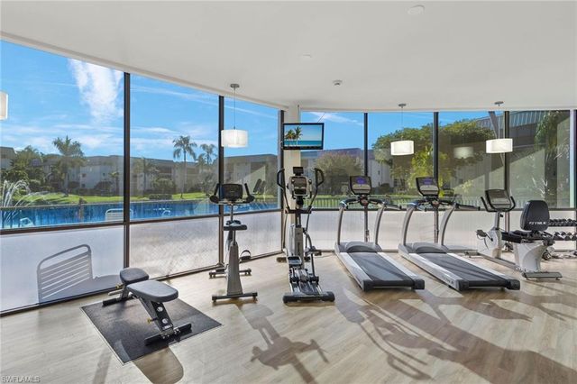 788 Park Shore DR C25, Naples, FL 34103