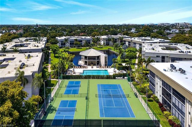 788 Park Shore DR C25, Naples, FL 34103