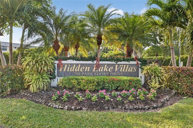 788 Park Shore DR C25, Naples, FL 34103