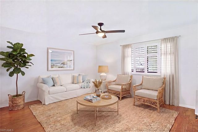 788 Park Shore DR C25, Naples, FL 34103