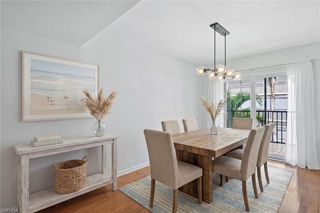 788 Park Shore DR C25, Naples, FL 34103