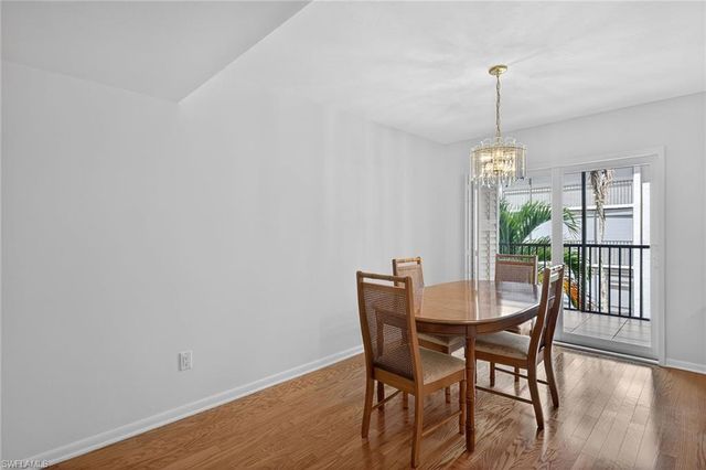 788 Park Shore DR C25, Naples, FL 34103