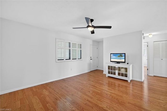 788 Park Shore DR C25, Naples, FL 34103