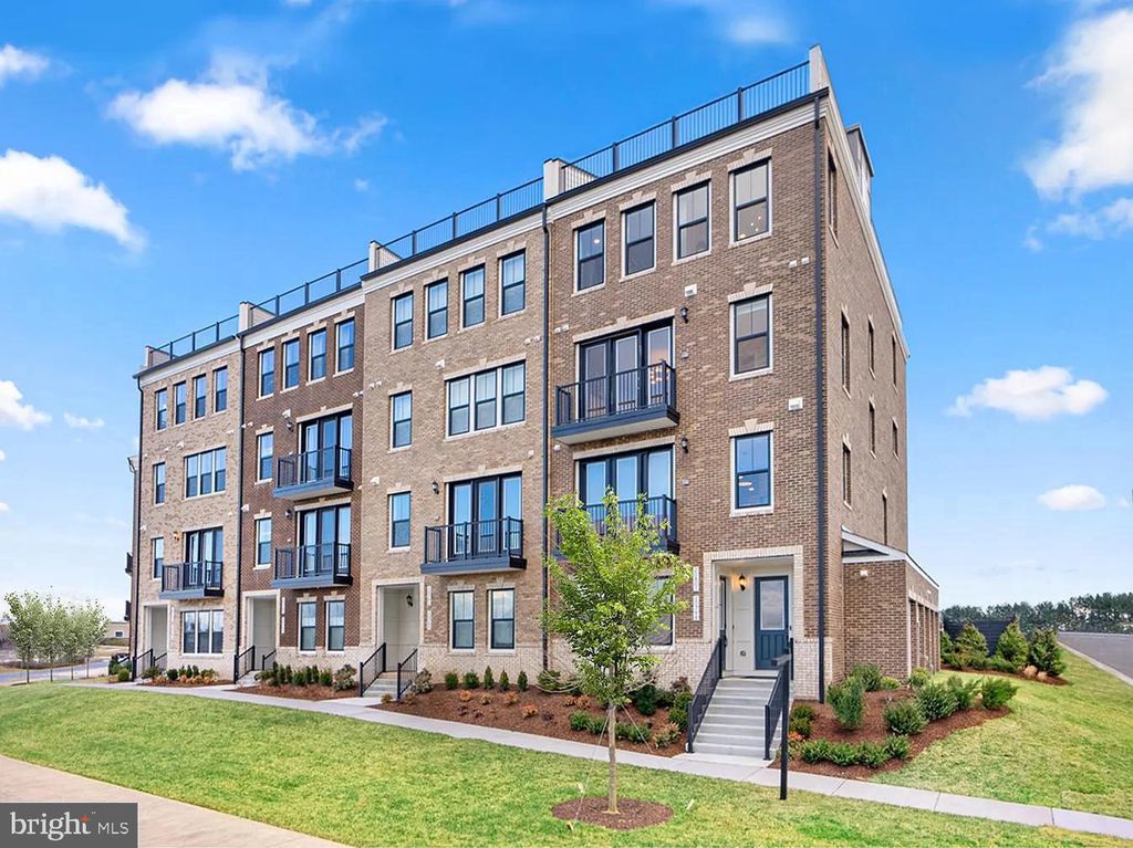 42632 DARALA DR, Ashburn, VA 20147