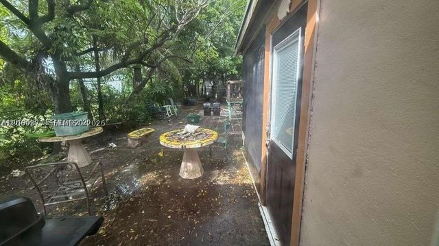 2411 Hayes St, Hollywood, FL 33020