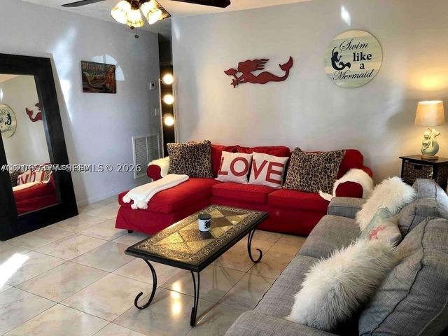 2411 Hayes St, Hollywood, FL 33020