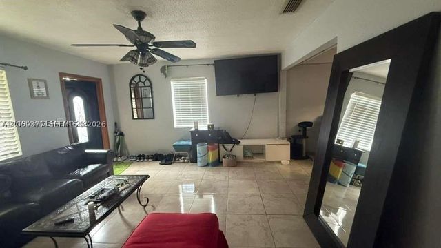 2411 Hayes St, Hollywood, FL 33020