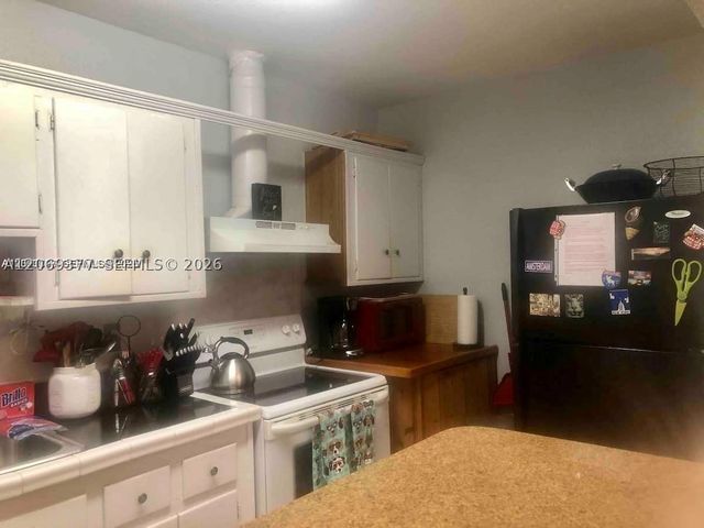 2411 Hayes St, Hollywood, FL 33020