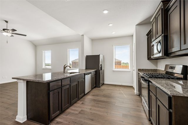 905 Cawthorne Trail, Fort Worth, TX 76108