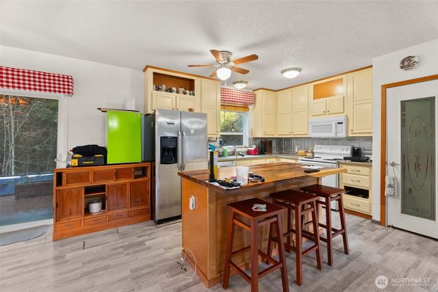 280 Bear View Drive, Chehalis, WA 98532