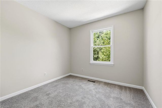 3319 Argyle Lane, Greensboro, NC 27406