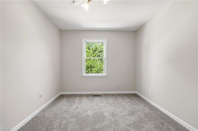 3319 Argyle Lane, Greensboro, NC 27406