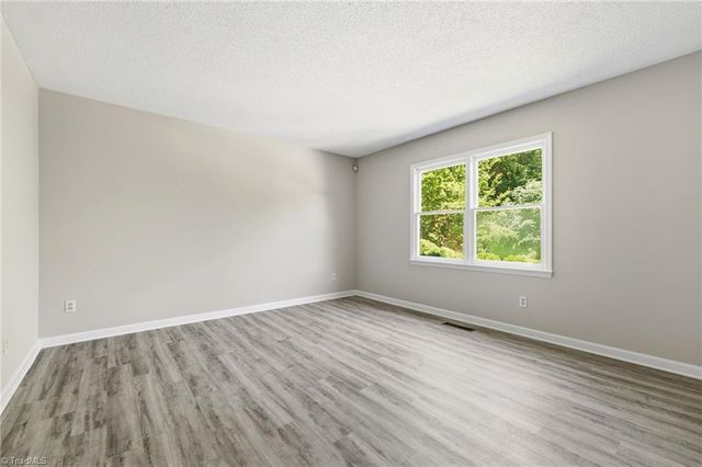 3319 Argyle Lane, Greensboro, NC 27406